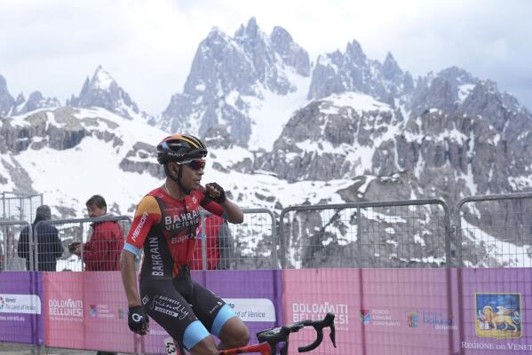 Thomas sees Giro lead cut slightly by Rogli Buitrago wins 19th